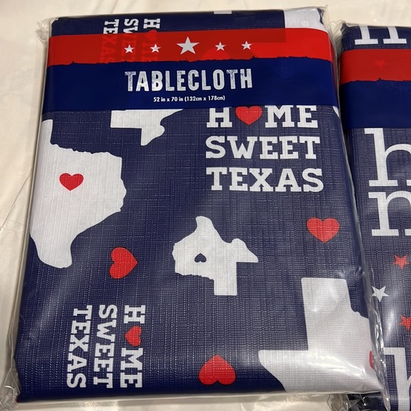 New Set of 2 “Home Sweet Texas” & “Home” Stars Flannel Backing Tablecloth - Picture 5 of 8